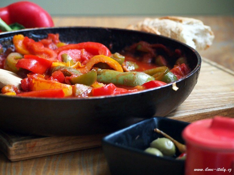 recept s paprikou a rajčaty