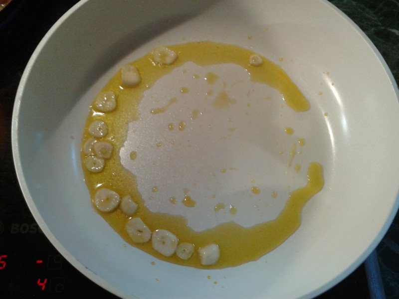 česnek na olivovém oleji