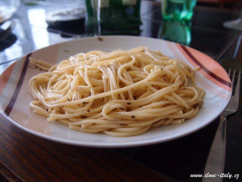 špagety s lanýžem